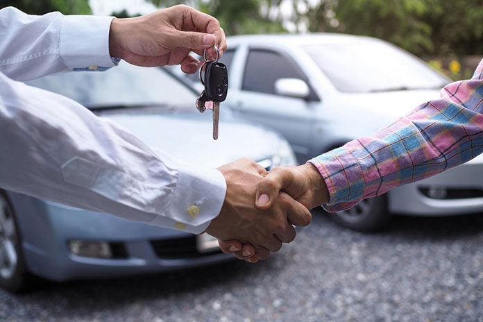 Czy warto kupić samochód używany od dealera samochodowego