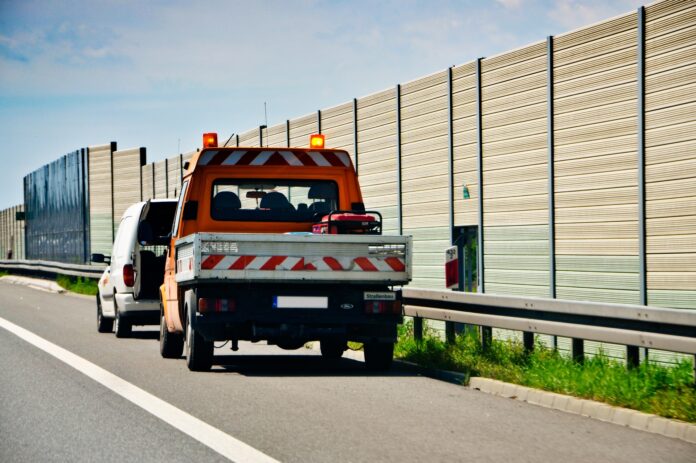 Co robić w przypadku awarii samochodu na autostradzie