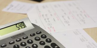 Czy mechanik musi przedstawić fakturę za części?